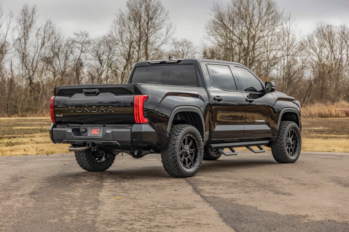 Toyota Tundra Suspension Lift Kit - Front + Rear - Rough Country - 3.5 Inch M1R - '22-'26